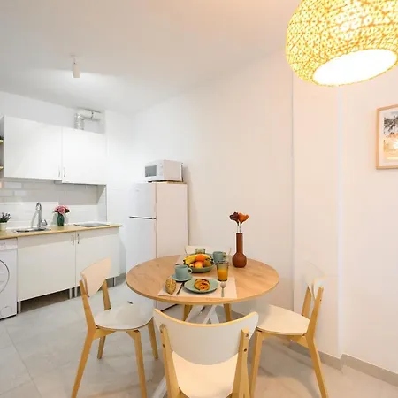 New 1 Bedroom At 4 Min To The By 10tosea Appartement